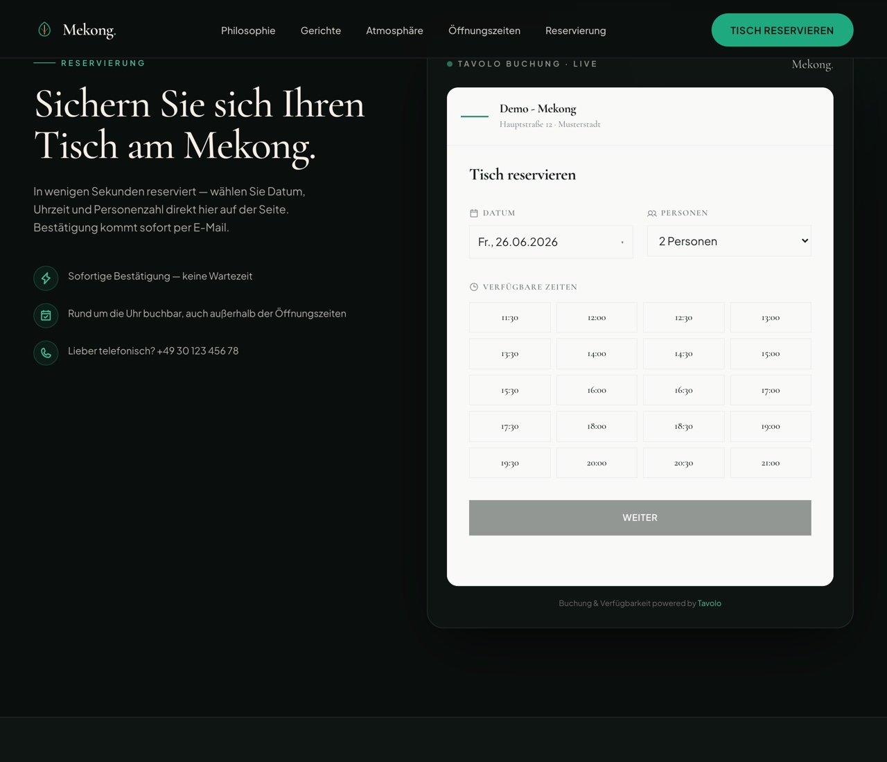 Die fertige Mekong-Website mit dem Abschnitt Reservierung „Sichern Sie sich Ihren Tisch am Mekong." und dem eingebetteten Tavolo-Widget: Datum Freitag 26.06.2026, 2 Personen, eine volle Auswahl anklickbarer Zeit-Slots, der Button Weiter und der Hinweis „Buchung und Verfügbarkeit powered by Tavolo".